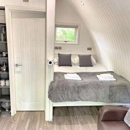 The Pod-Hot Tub-Woodland Lodges-St Clears-Carmarthen Eksteriør bilde